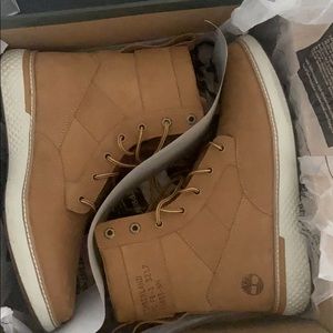 Men’s Timberland Boots/Sneakers 10.5